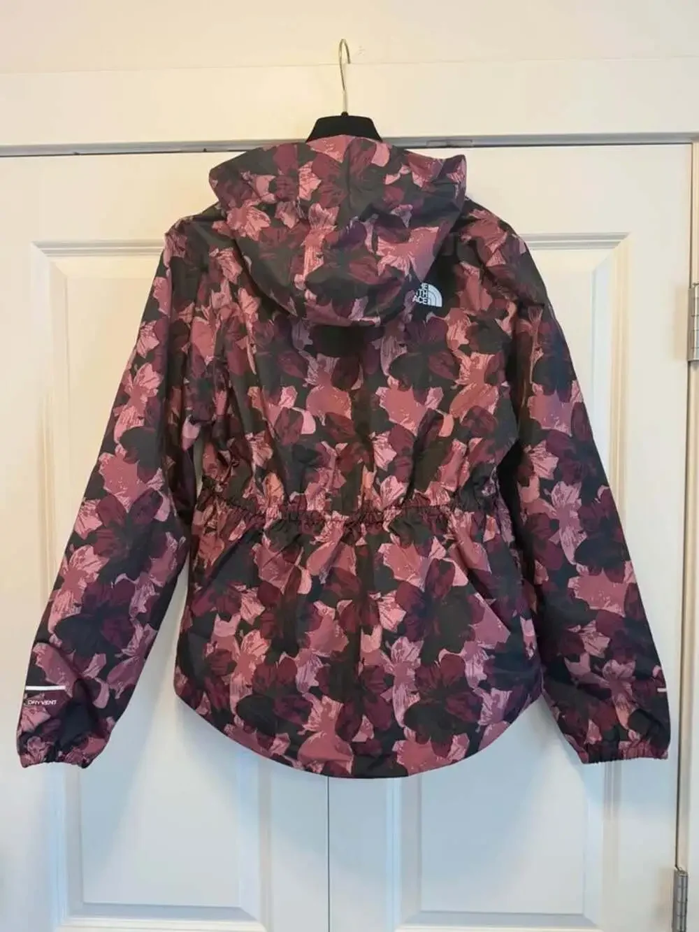 NWT NORTHFACE JACKET GIRLS (Tween) SIZE XXL 18/20